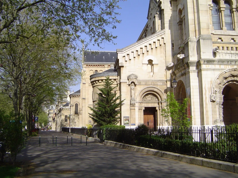 11Neuilly sur Seine église St Pierre